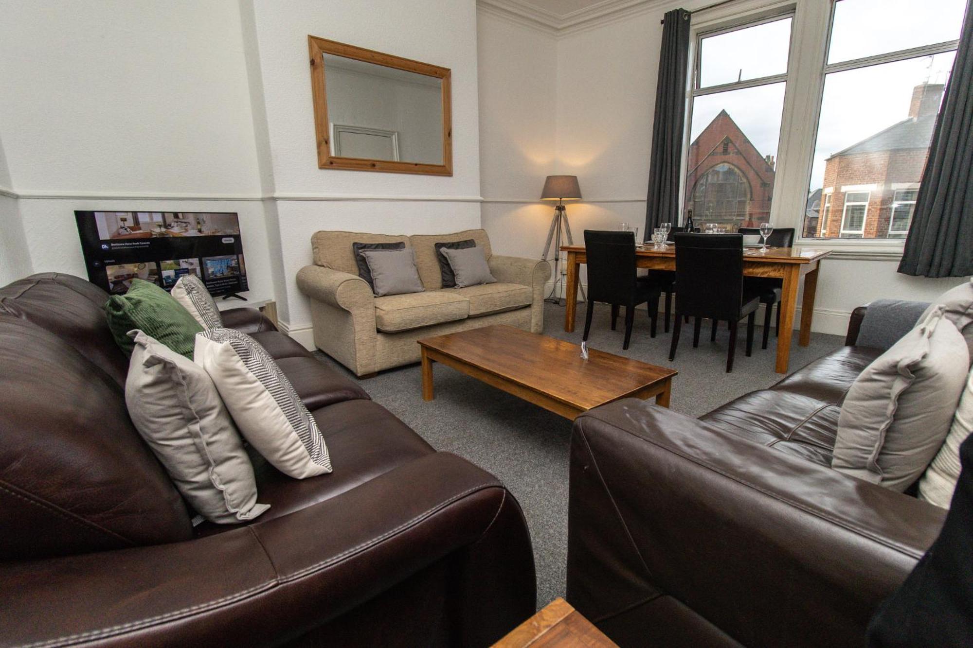 Dwellcome Home Ltd 4 King Bedroom Townhouse, Free Parking, Fast Wifi, Fully Equipped Kitchen, 15 Min Drive To Nissan, 20 Min To Newcastle Sunderland, Ideal For Long Term Contractor Etc Stays, Regular Housekeeping Option - See Our Site For Assurance South Shields Exterior photo